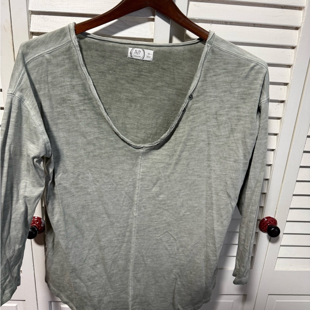 Elegant Light Sage Green Long Sleeve Top